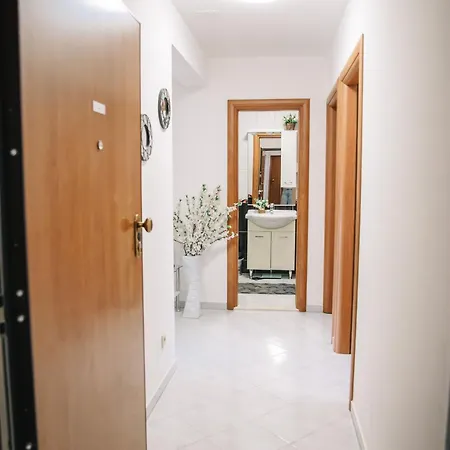 Amarilis Apartment Makarska